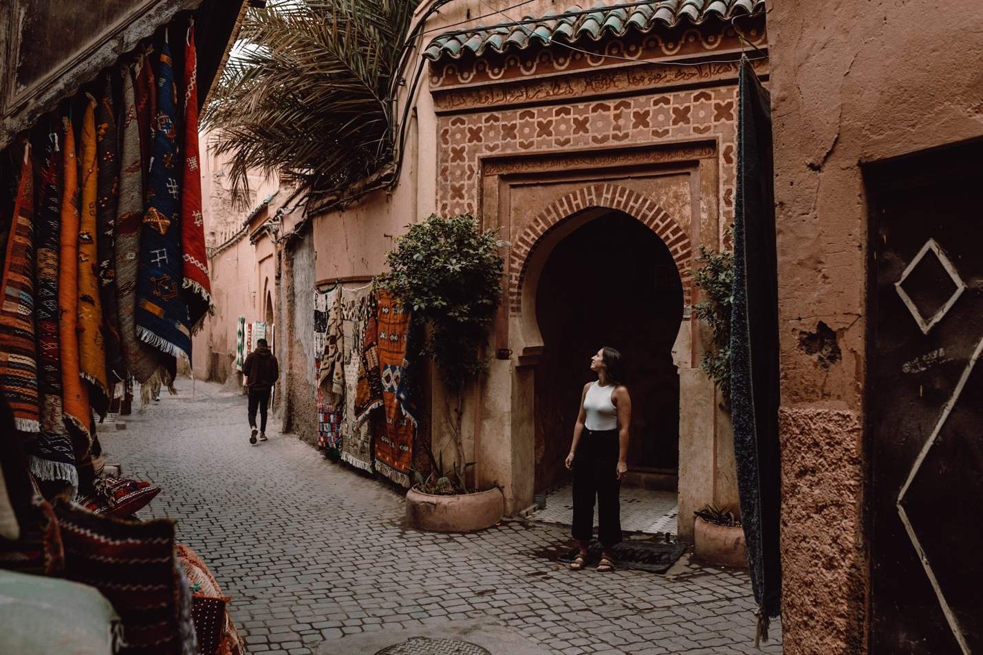 Marrakech medina alley at the start of Rallye Sirocco
